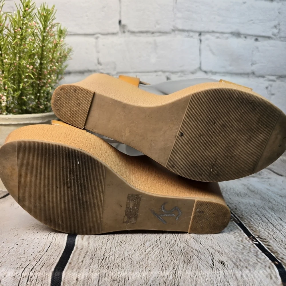 TORRID MUSTARD YELLOW WEDGES SANDALS LEATHER STRAPS WOMENS SIZE 8